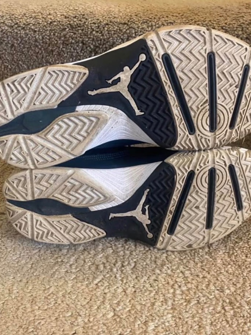 Air Jordans - Men’s Size 9.5 - Picture 4 of 5